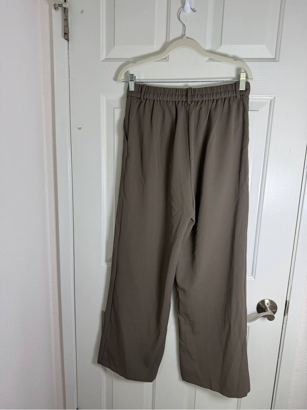 High-Rise Wide-Leg Pants in Olive Green - Picture 4 of 11